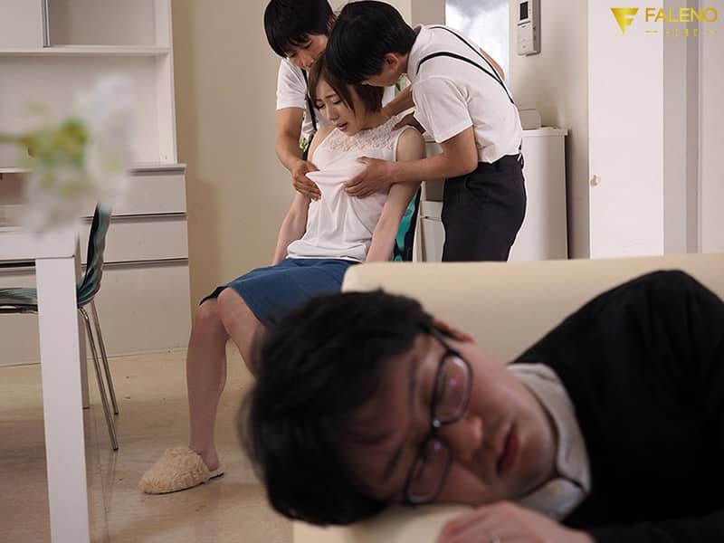 เอวีhd ลูกเลี้ยงขี้เงี่ยนจับเเม่มาเย็ดสดเเตกใน FSDSS-212 1
