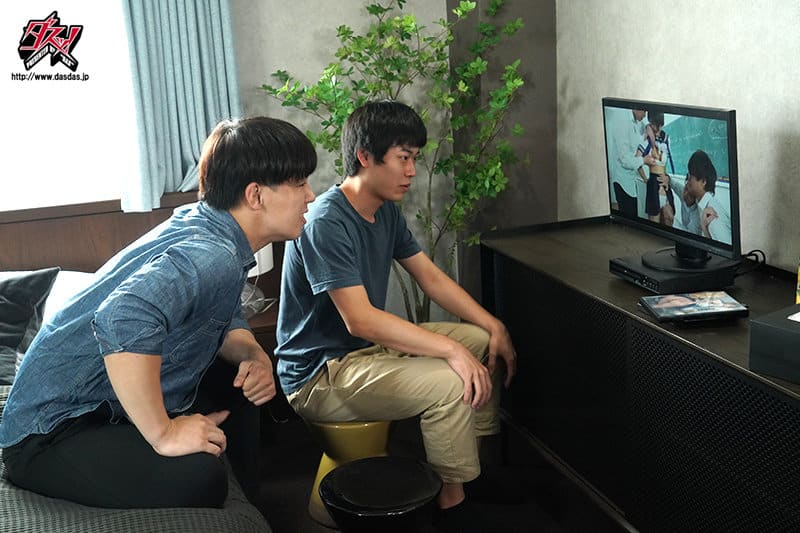ดูav เพื่อนสลับร่างเป็นดาราAvไม่ปี้คงเสียของ DASD-949 1