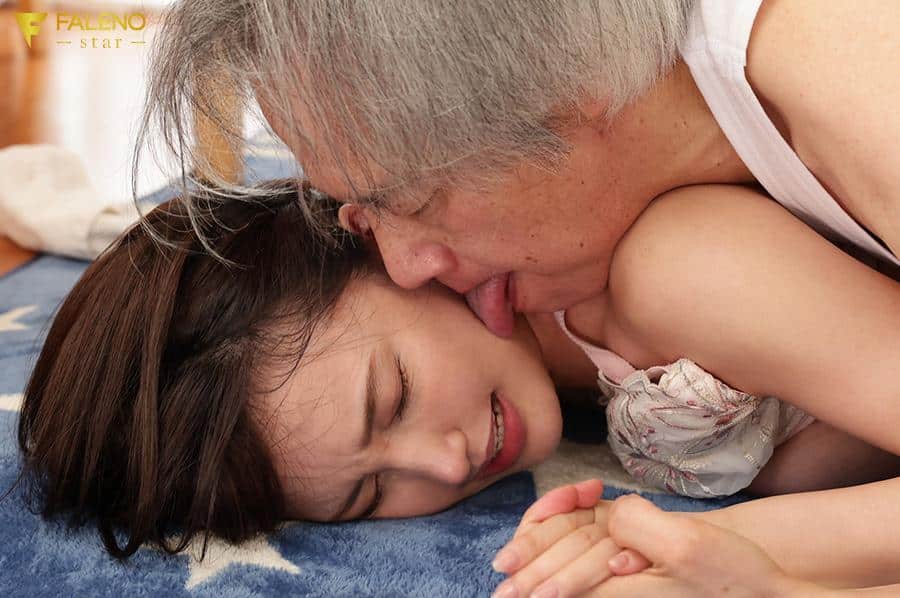 หนังโป้ญี่ปุ่น สาวมหาลัยผู้บริสุทธิ์กับความลับในห้องลับ FSDSS-916 1