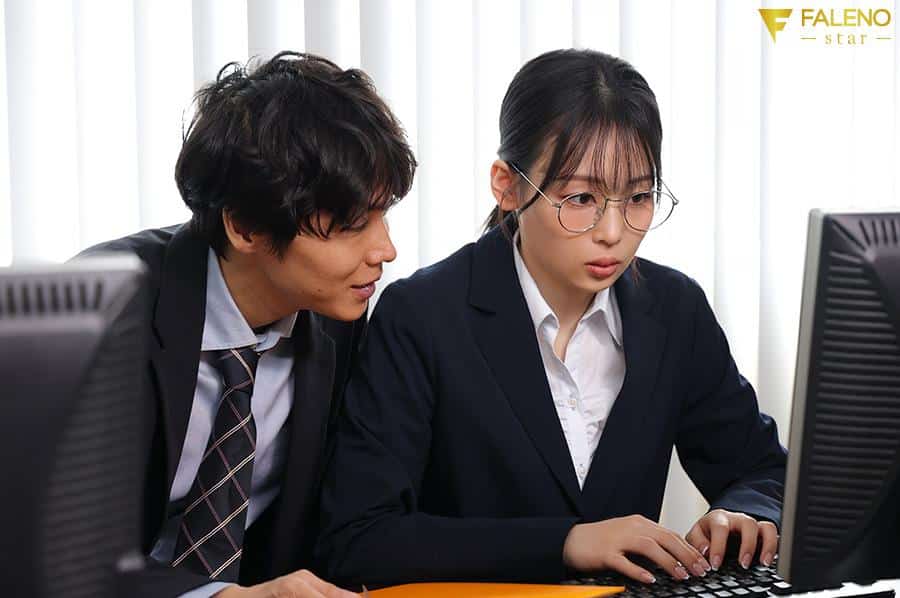 av xxx พนักงานใหม่สายอ้อน ตุ๊กตาเซ็กซ์ของออฟฟิศ FSDSS-987 1