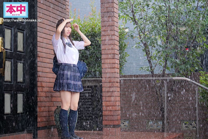 หนังเอวี นักเรียนเปียกฝนขอที่พักโดนจัดหนักเกินคาด HMN-643 1