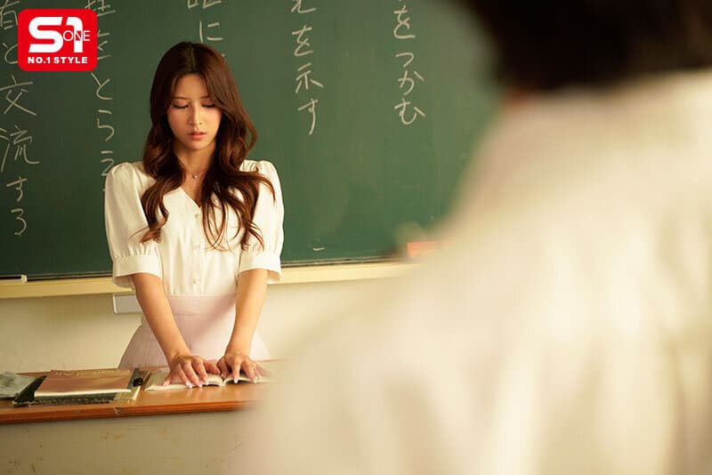 หนังโป้ญี่ปุ่น เย็ดคาห้องเรียน รัวแค้นทุกท่าจนเธอต้องยอม SONE-573 1